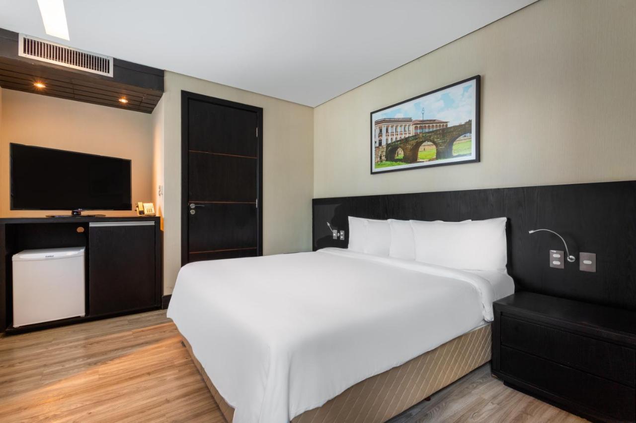 Отель Tryp By Wyndham Belo Horizonte Savassi Экстерьер фото
